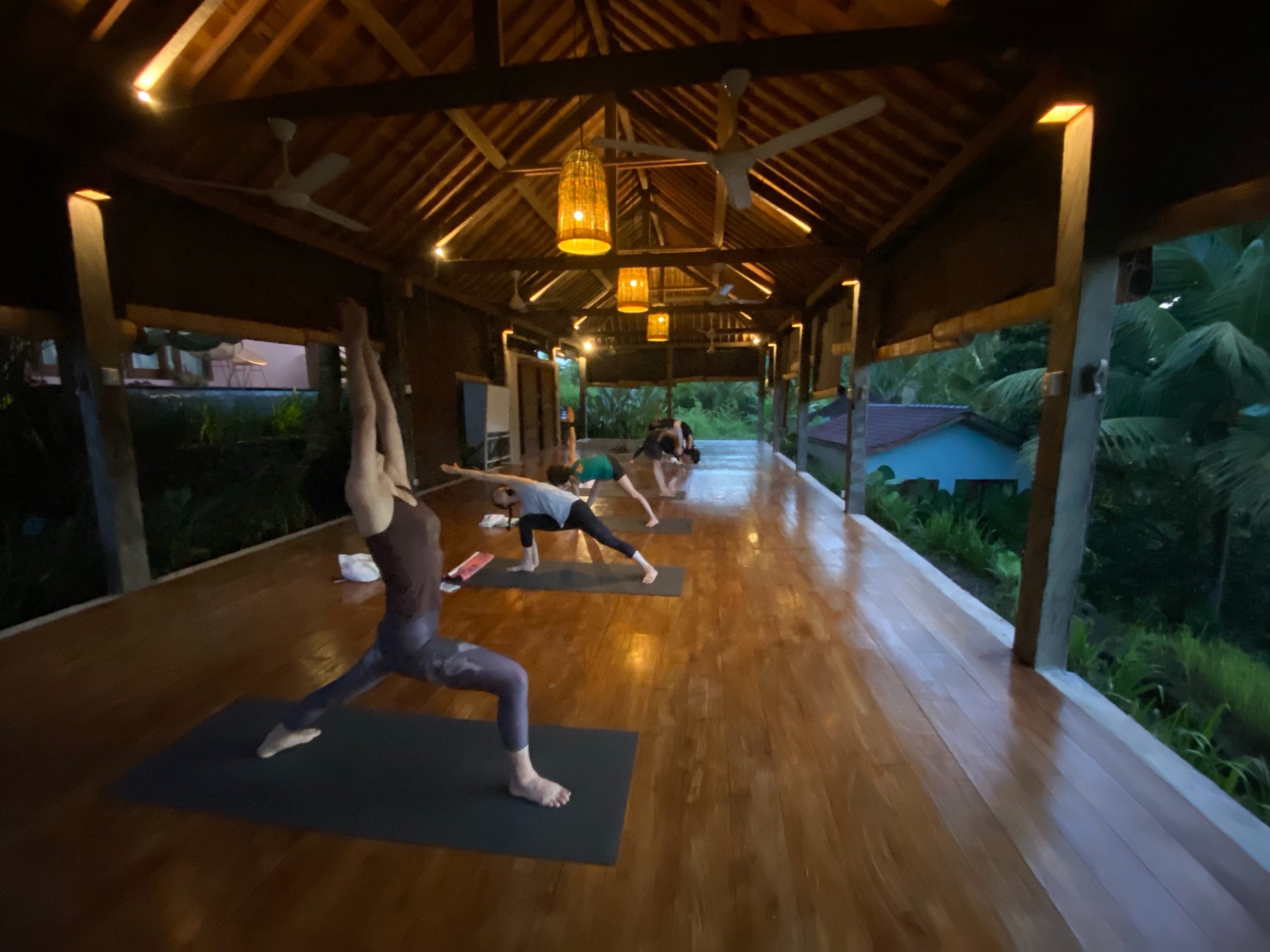 山形市でヨガ指導15年以上の実績を持つインストラクター